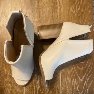 Qupid Open toe booties